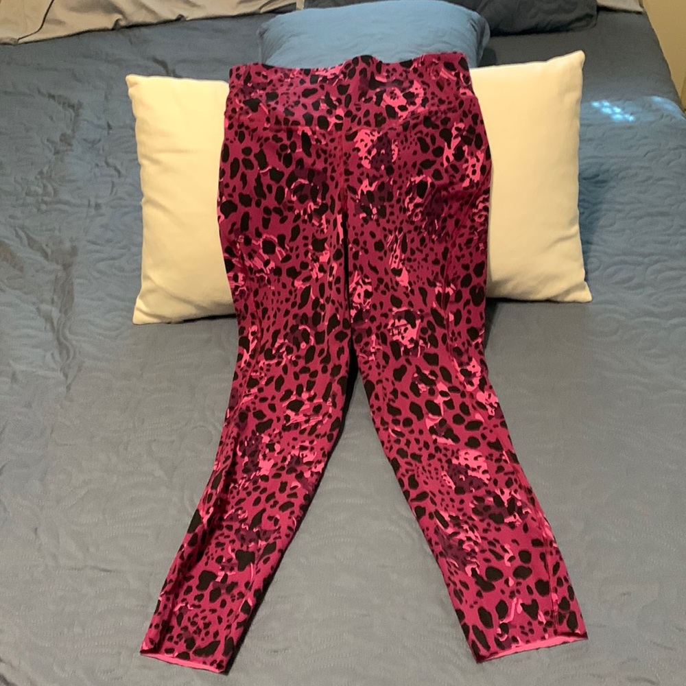 Lululemon size 6 leggings